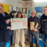 Unser Bild zeigt von links den Tierschutzverein-Vorsitzenden Johannes Saal mit seinem Hund Willi, Andrea Hüser, den Kindertafel-Vorsitzenden Stefan Labus und Michael Horling. Foto: Petra Moritz