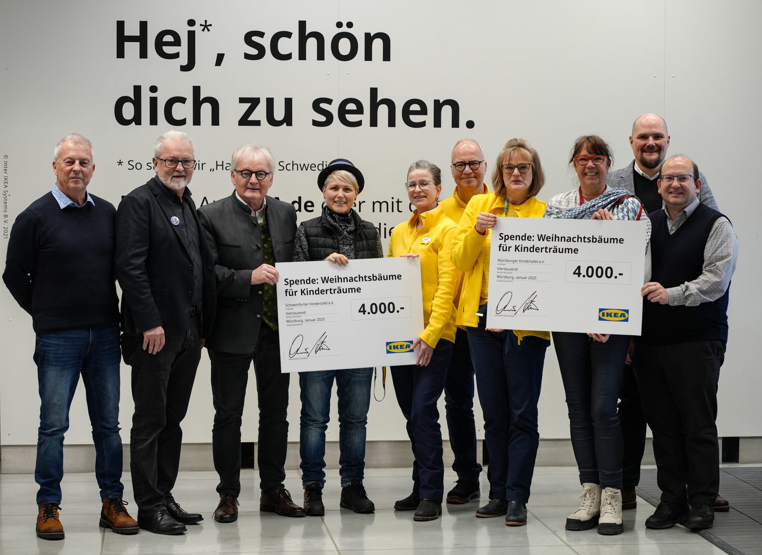 Foto: Monika Eck-Fleischmann/IKEA Würzburg Personen von links nach rechts: Rainer Zink (Stellvertretender Vorsitzender Schweinfurter Kindertafel e.V.), Norbert Heinelt (Schriftführer Schweinfurter Kindertafel e.V.), Stefan Labus (Vorsitzender Schweinfurter Kindertafel e.V.), Steffi List (Botschafterin Schweinfurter Kindertafel e.V.), Astrid Goslar (Local Community Engagement Leader IKEA Würzburg), Oliver Mertens (Market Manager IKEA Würzburg), Anja Thomas (Local Community Engagement Leader IKEA Würzburg), Ute Kremen (1. Vorsitzende Würzburger Kindertafel e.V.), Michael Bethge (Beisitzer Vorstandschaft Würzburger Kindertafel e.V.), Udo Feldinger (Stellvertretender Vorsitzender Würzburger Kindertafel e.V.).